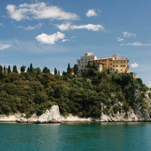 IL CASTELLO DI DUINO E IL GOLFO DI TRIESTE