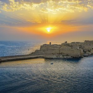 MALTA, DOVE IL SOLE INCONTRA LA STORIA