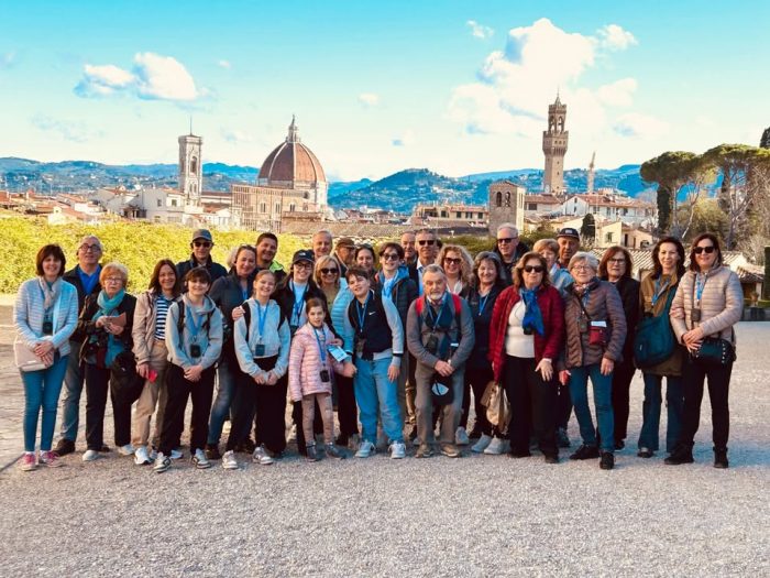 Weekend a Firenze: arte, storia e bellezza senza tempo!

Abbiamo trascorso due giornate indimenticabili alla scoperta di una delle città più affascinanti d’Italia 🇮🇹

Passeggiando per il centro storico di Firenze ci siamo immersi nell’atmosfera rinascimentale tra piazze, palazzi e scorci mozzafiato ✨

Abbiamo ammirato i capolavori custoditi agli Uffizi 🎨 e respirato la tranquillità e l’eleganza del Giardino di Boboli 🌿

Grazie a tutto il gruppo per l’entusiasmo e la compagnia! ❤️

Sfoglia le foto e rivivi con noi i momenti più belli di questo weekend fiorentino! 📸

PROSSIME PARTENZA PER 📍FIRENZE:

📅 Dal 15 al 16 novembre 2025
💰 Entro il 30/09 €290,00 poi €310,00
👉 https://www.canilviaggi.it/prodotto/firenze-la-culla-del-rinascimento-2/

Info & contatti
☎ 042430068
📧 info@canilviaggi.it
BUON VIAGGIO !!!
#canilviaggi #emozionicherestano