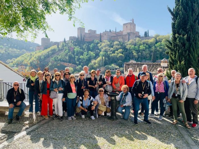 Andalusia nel cuore 🇪🇸

Una settimana alla scoperta di una terra calda, passionale e ricca di meraviglie!
Abbiamo vissuto un viaggio tra cultura, flamenco e colori mediterranei che difficilmente dimenticheremo…

Da Siviglia con la sua anima vivace e la Giralda che domina il cielo ⛪
a Cordoba, dove la Mezquita ci ha lasciato senza parole 🕌
passando per Granada, sospesa tra l’Alhambra e i profumi delle teterie arabe 🌺
fino a Malaga e la costa, dove il mare incontra l’arte e la dolce vita andalusa ☀️
Senza dimenticare i borghi bianchi, le tapas, e le emozioni condivise in ogni tappa!

Grazie al nostro fantastico gruppo per aver reso tutto ancora più speciale ❤️
E se ti sei perso questa partenza… abbiamo buone notizie!

Torniamo in Andalusia anche a giugno, ottobre e novembre!
Non lasciarti scappare questa meraviglia: vieni con noi nel cuore del sud della Spagna!

Ti aspettiamo!
Info & contatti
☎ 042430068
📧 info@canilviaggi.it
BUON VIAGGIO !!!
#canilviaggi #emozionicherestano