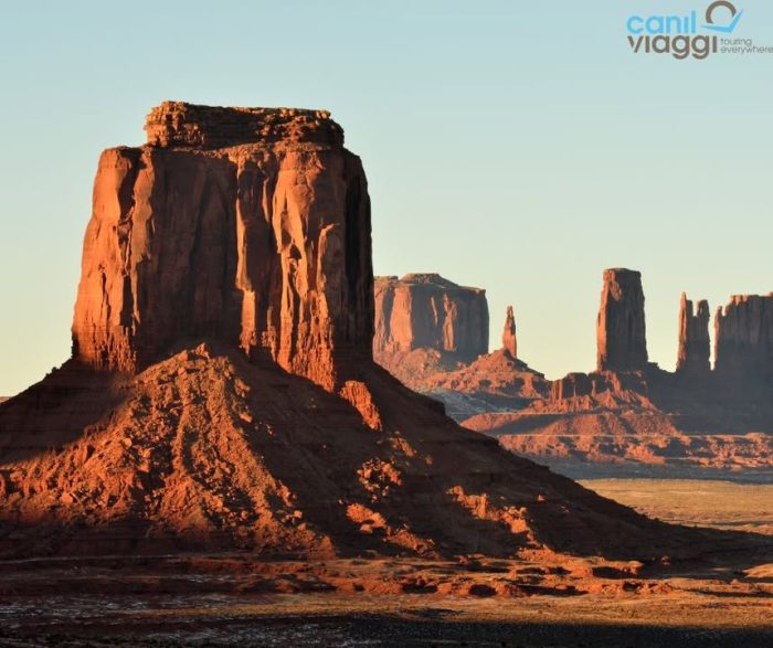 America: il sogno a stelle e strisce

🗽 L’America non si spiega. Si vive.
Strade infinite, parchi da film, grattacieli vertiginosi, tramonti rossi nel deserto e luci che non dormono mai.

Ogni angolo degli Stati Uniti racconta una storia diversa.
E noi ti portiamo a viverla, chilometro dopo chilometro.

🚐 Ad agosto partiamo per un tour indimenticabile nel mitico Ovest Americano:
📍 Los Angeles – Hollywood e Beverly Hills 
📍 Grand Canyon – la meraviglia che ti toglie il fiato
📍 Monument Valley – il set dei tuoi sogni western
📍 Bryce Canyon – natura scolpita dal tempo
📍 Las Vegas – follia, luci, musica e grattacieli nel deserto

🎯 Un viaggio completo, organizzato in ogni dettaglio: voli, hotel, guida, itinerario selezionato… tu devi solo portare la voglia di sognare in grande.

📩 I posti sono limitati.
Scrivici per ricevere il programma dettagliato e unirti a questa avventura americana!

👉 https://www.canilviaggi.it/prodotto/panorami-infiniti-del-west/