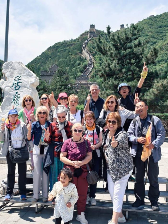 Sotto la Muraglia Cinese, sopra le nuvole delle emozioni 🇨🇳

Un viaggio, un gruppo, un ricordo che resta.